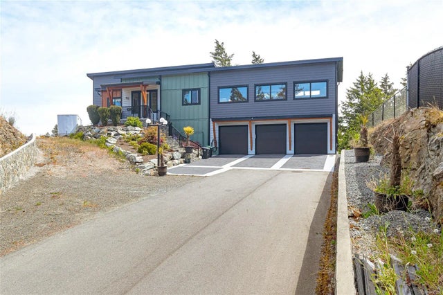 2 of 46 - 6 Conkor Hts, View Royal, BC