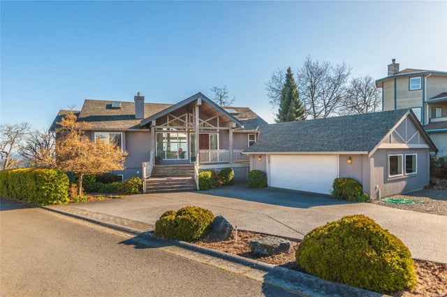 1 of 48 - 3748 Glen Oaks Dr, Nanaimo, BC