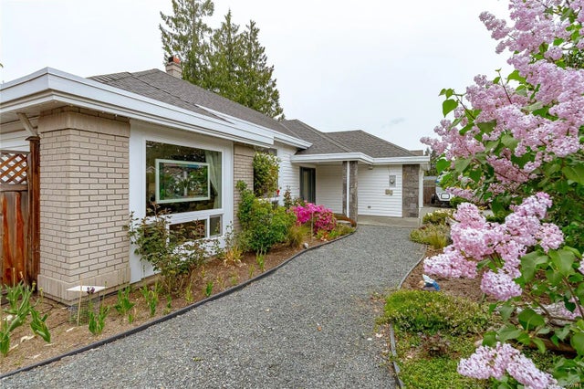 2 of 53 - 600 Nassau Cres, Qualicum Beach, BC