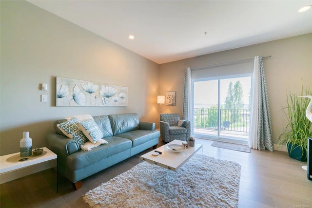 3 of 39 - 104 Esplanade St 304, Nanaimo, BC