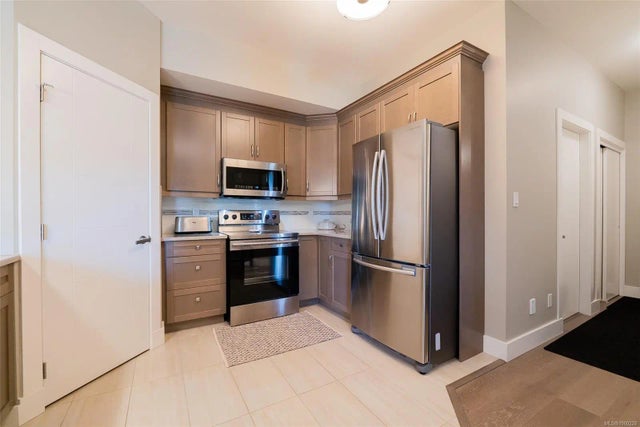 4 of 39 - 104 Esplanade St 304, Nanaimo, BC