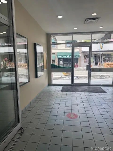 1 of 10 - 140 Commercial St, Nanaimo, BC