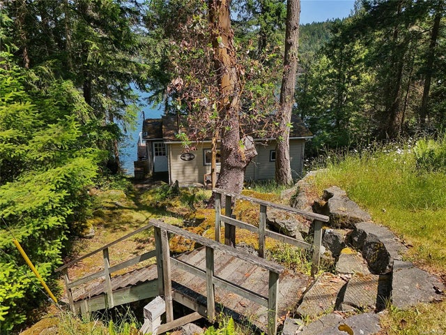 2 of 57 - 177 Mariners Way, Mayne Island, BC
