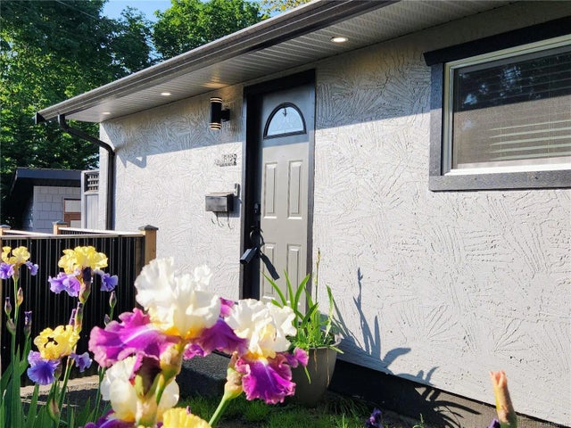 1 of 31 - 3129 Departure Bay Rd, Nanaimo, BC