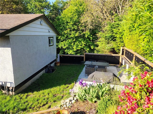 3 of 31 - 3129 Departure Bay Rd, Nanaimo, BC