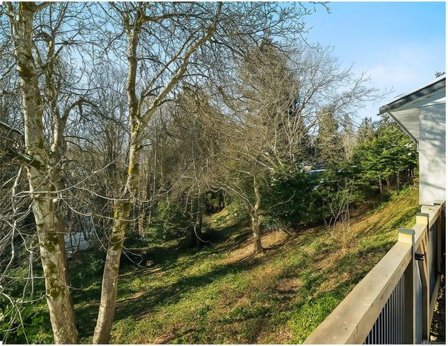 4 of 31 - 3129 Departure Bay Rd, Nanaimo, BC