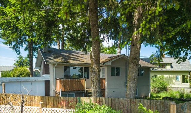 1 of 26 - 308 Harewood Rd, Nanaimo, BC