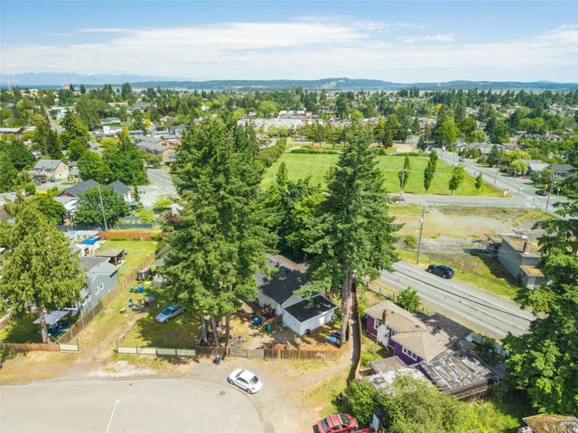 4 of 26 - 308 Harewood Rd, Nanaimo, BC