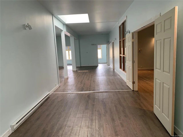 1 of 34 - 489 Wallace St, Nanaimo, BC