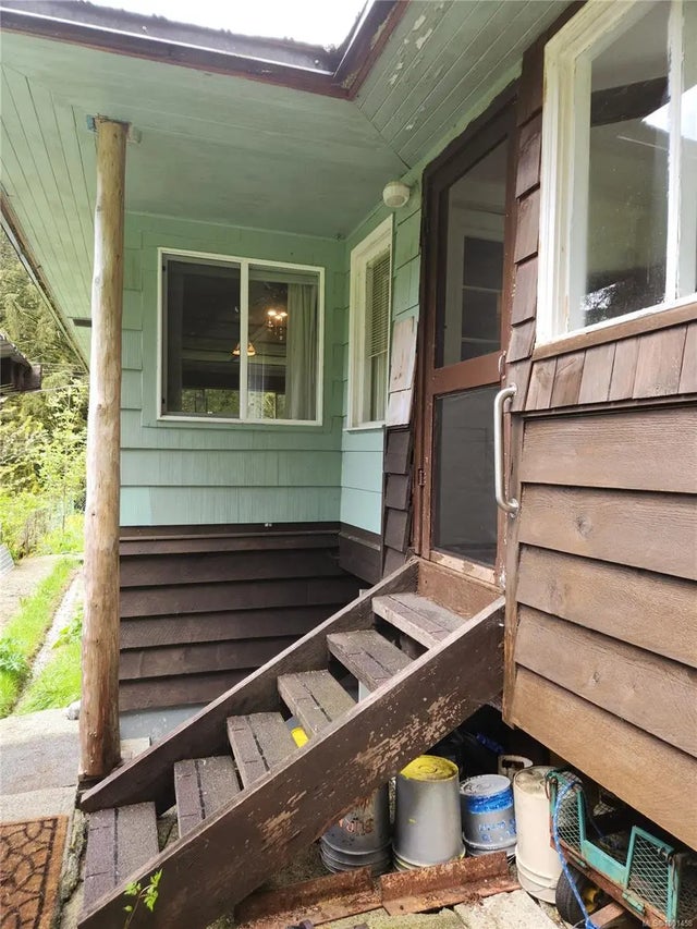 3 of 20 - 102 Garden Dr, See Remarks, BC