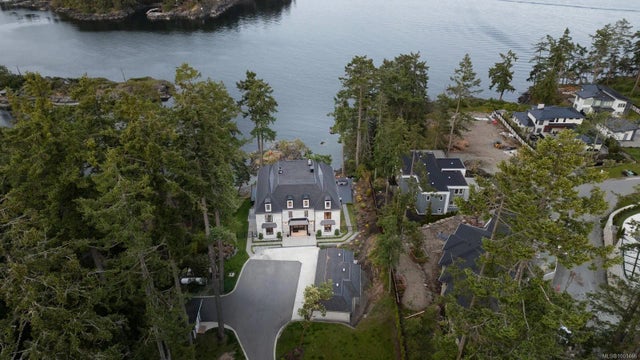 4 of 72 - 10865 Fernie Wynd Rd, North Saanich, BC