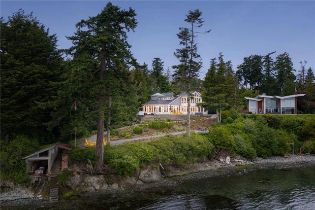 2 of 57 - 8401 Lochside Dr, Central Saanich, BC