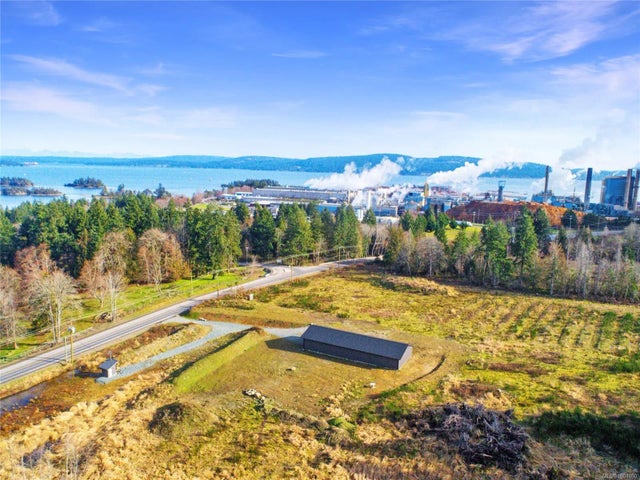 1 of 11 - 8480 Crofton Rd, Crofton, BC