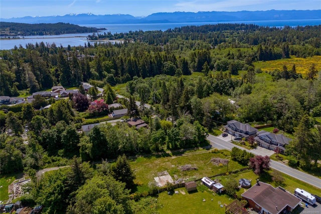 4 of 18 - 2033 Maple Ave, Sooke, BC