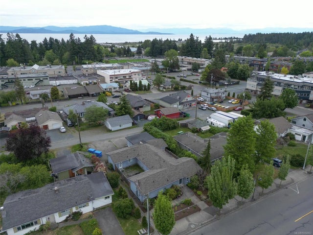 1 of 14 - 129 Jensen Ave E, Parksville, BC