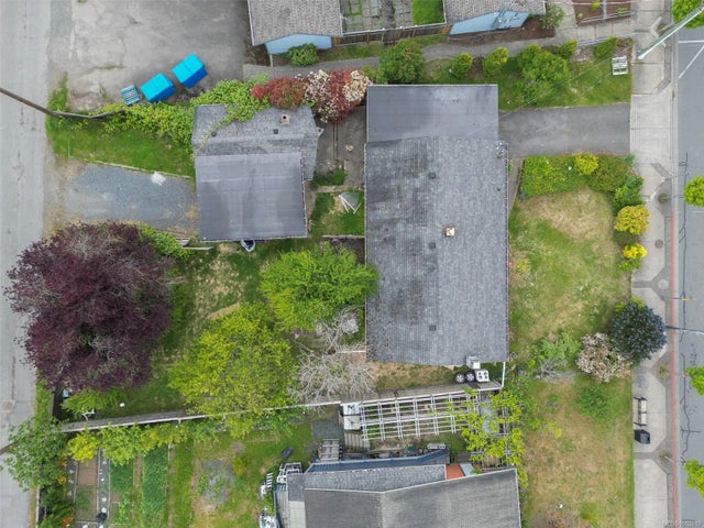 2 of 13 - 129 Jensen Ave E, Parksville, BC