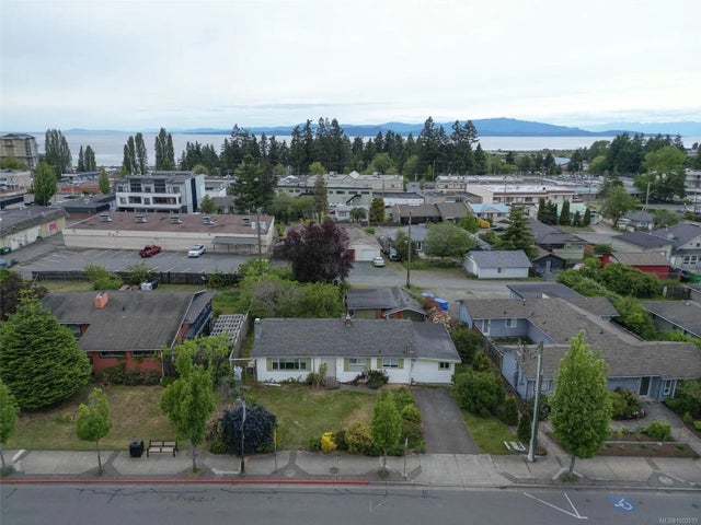 3 of 13 - 129 Jensen Ave E, Parksville, BC