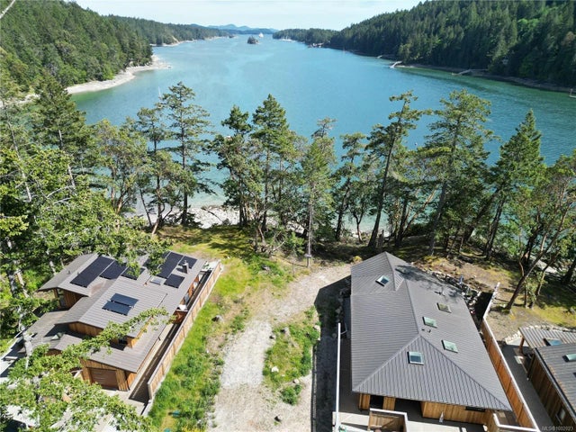 4 of 39 - 176 Maracaibo Lane, Salt Spring, BC