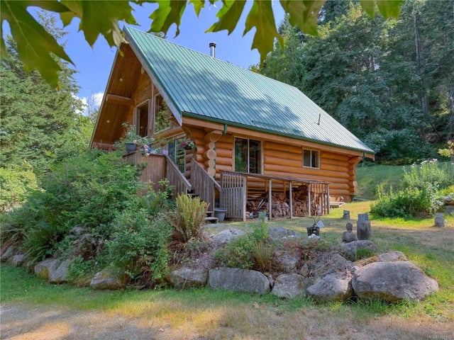 1 of 31 - 1467 Moby Dick's Way, Gabriola Island, BC