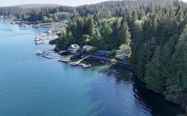 1 of 15 - 167 Regent St 6, Bamfield, BC