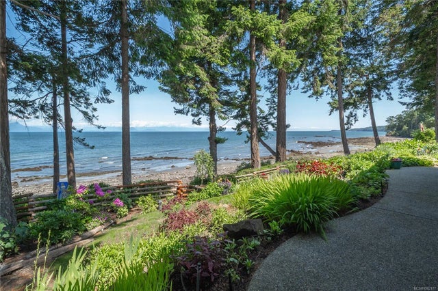 1 of 99 - 1664 Queequeg Trnabt, Gabriola Island, BC