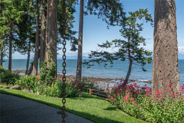 2 of 99 - 1664 Queequeg Trnabt, Gabriola Island, BC