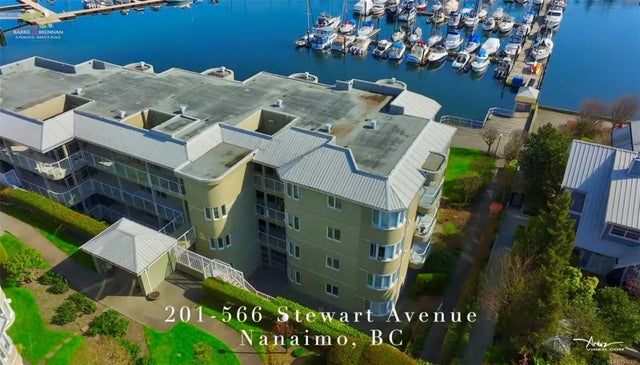 1 of 32 - 566 Stewart Ave 201, Nanaimo, BC