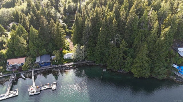 2 of 8 - 167 Regent St 7, Bamfield, BC