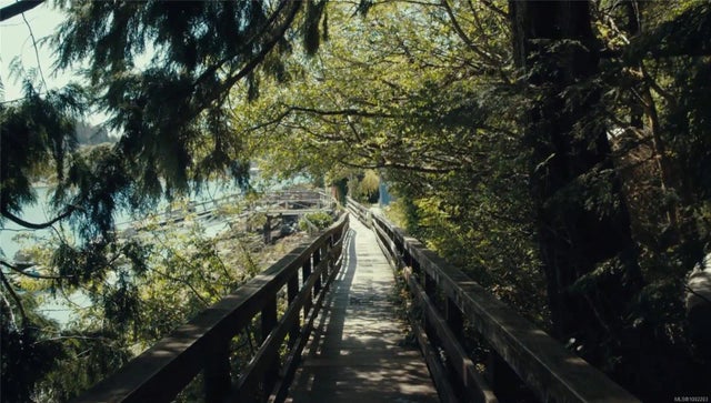 5 of 8 - 167 Regent St 7, Bamfield, BC