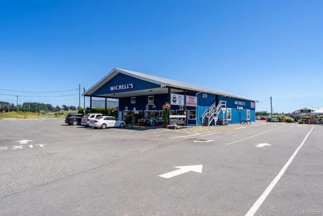 2 of 32 - 3290 Campion Rd 3274, Central Saanich, BC