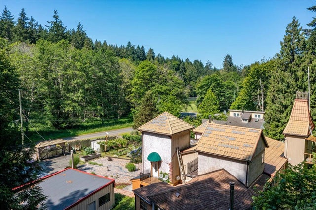 4 of 66 - 2610 Crowsnest Dr, Pender Island, BC