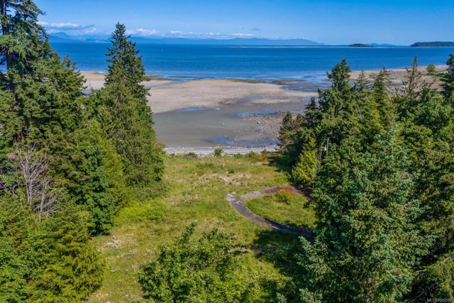 1 of 46 - 4218 Island Hwy S, Courtenay, BC