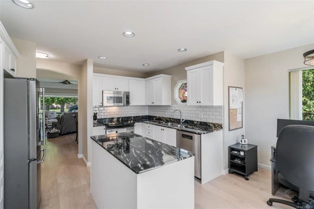 4 of 29 - 310 Pym St N 18, Parksville, BC