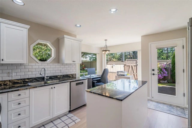 5 of 29 - 310 Pym St N 18, Parksville, BC