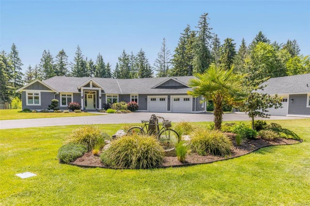 2 of 64 - 620 Fern Rd E, Qualicum Beach, BC