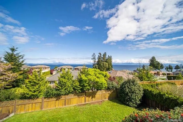 2 of 28 - 6568 Pelican Way, Nanaimo, BC