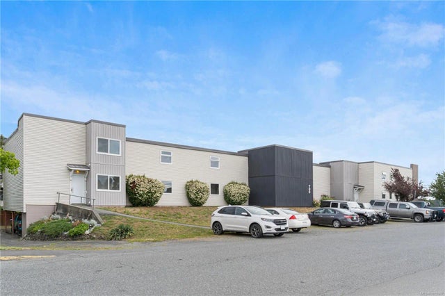 2 of 43 - 700 Poplar St, Nanaimo, BC