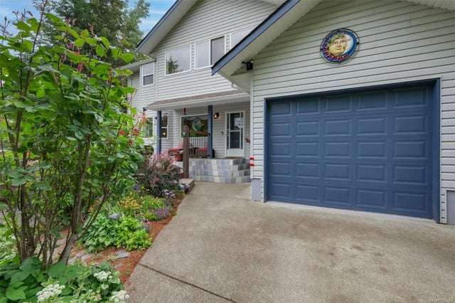 2 of 37 - 2719 Dundas Rd, Shawnigan Lake, BC