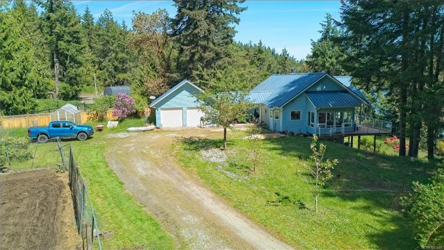 4 of 23 - 207 Welbury Dr, Salt Spring, BC