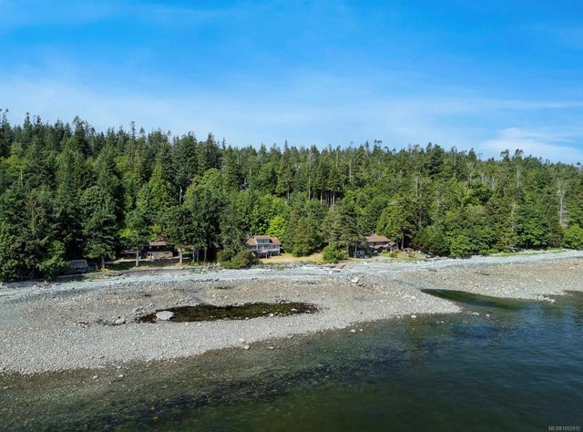 1 of 66 - 7884 Lenwood Rd, Merville, BC