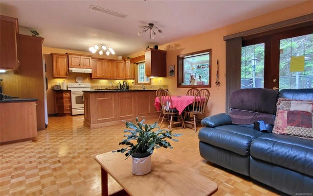 2 of 55 - 2554 Bukin Dr E, Highlands, BC