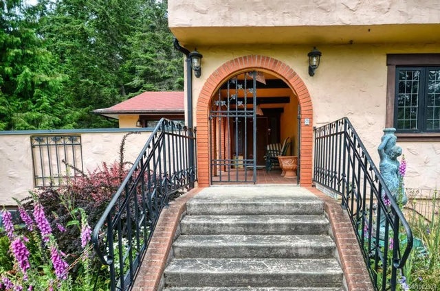 4 of 55 - 2554 Bukin Dr E, Highlands, BC