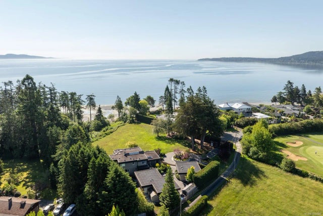 2 of 81 - 5605 Parker Ave, Saanich, BC