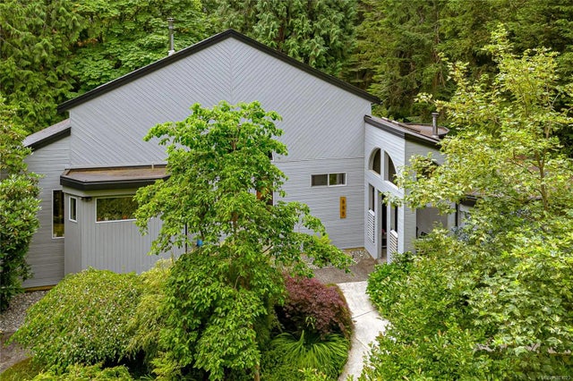 2 of 64 - 885 Falkirk Ave, North Saanich, BC