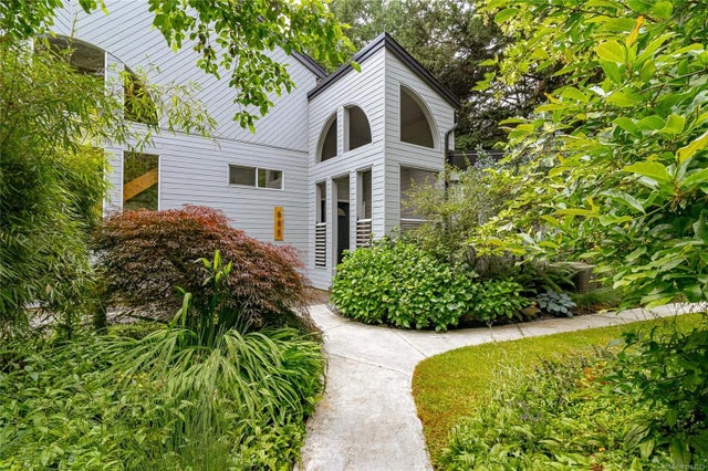 3 of 64 - 885 Falkirk Ave, North Saanich, BC