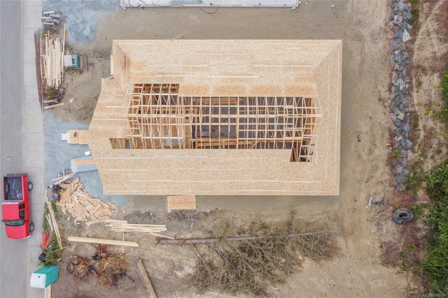 3 of 3 - 2033 Oakhill Pl, Duncan, BC