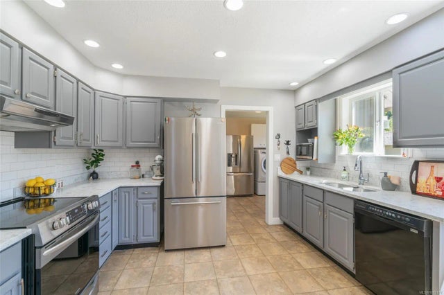 4 of 64 - 1800 Craig Dr, Nanoose Bay, BC