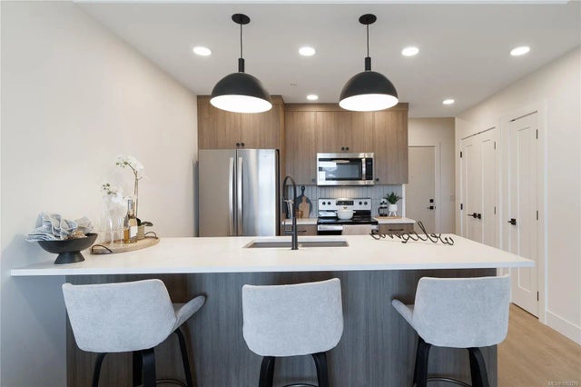 201 Dogwood Dr 102, Ladysmith