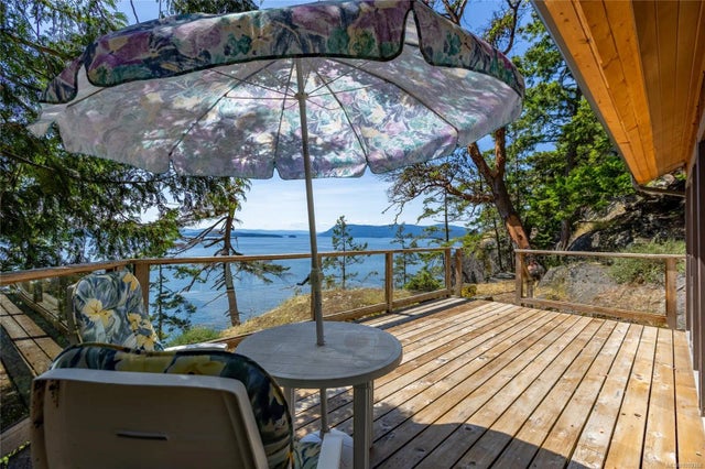 1 of 39 - 3803 Cutlass Crt, Pender Island, BC