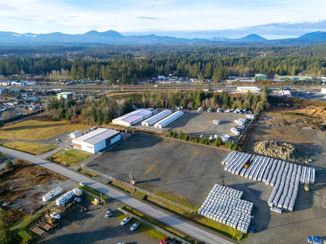 4 of 14 - 1933 Balsam Rd, Nanaimo, BC